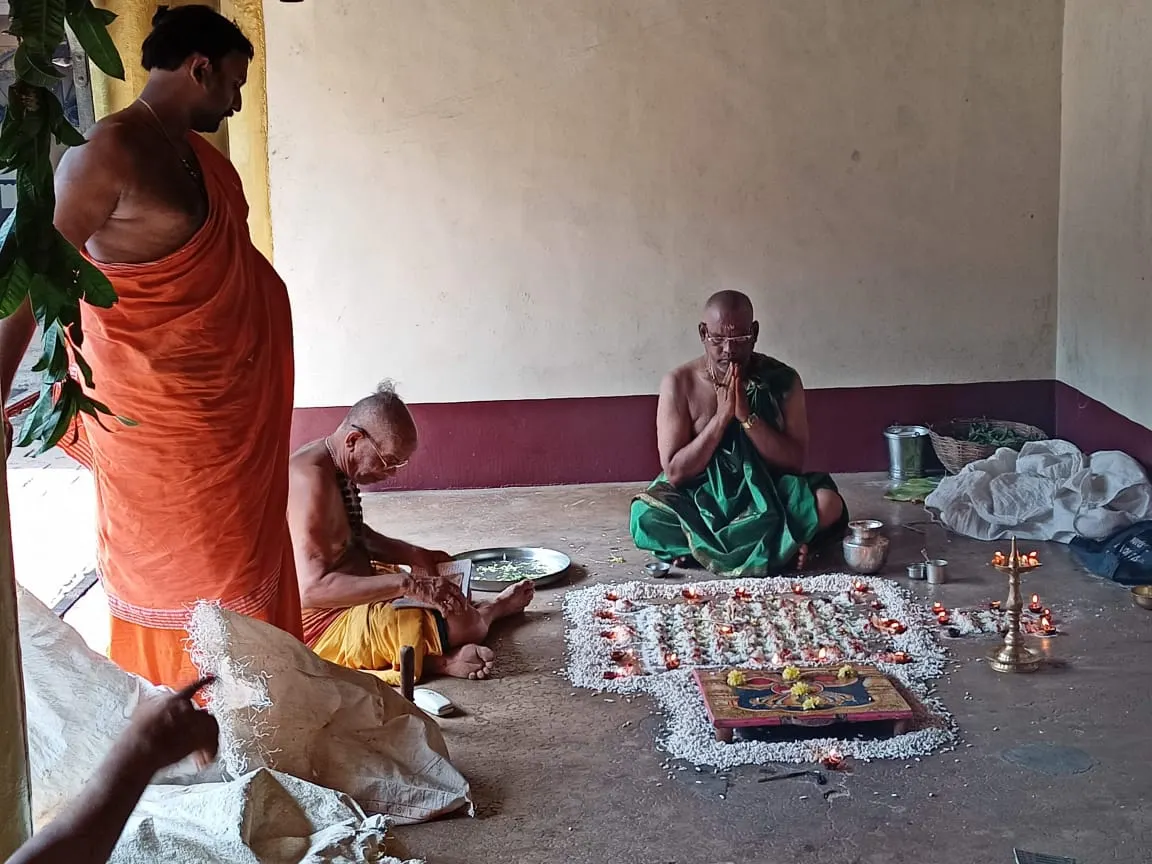 The vedi prepared with rice and lamps