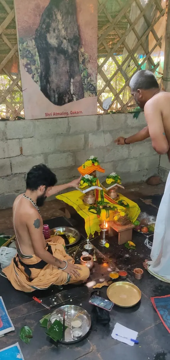 Beneath a picture of the Gokarna Atmalinga